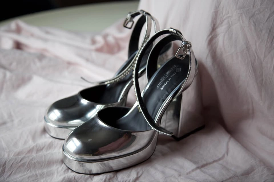Silver Metallic Pumps Size 8 - photo 3