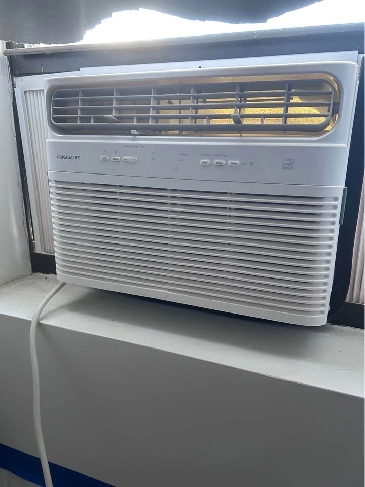 Frigidaire FHWW104WD1 Window AC - photo 2