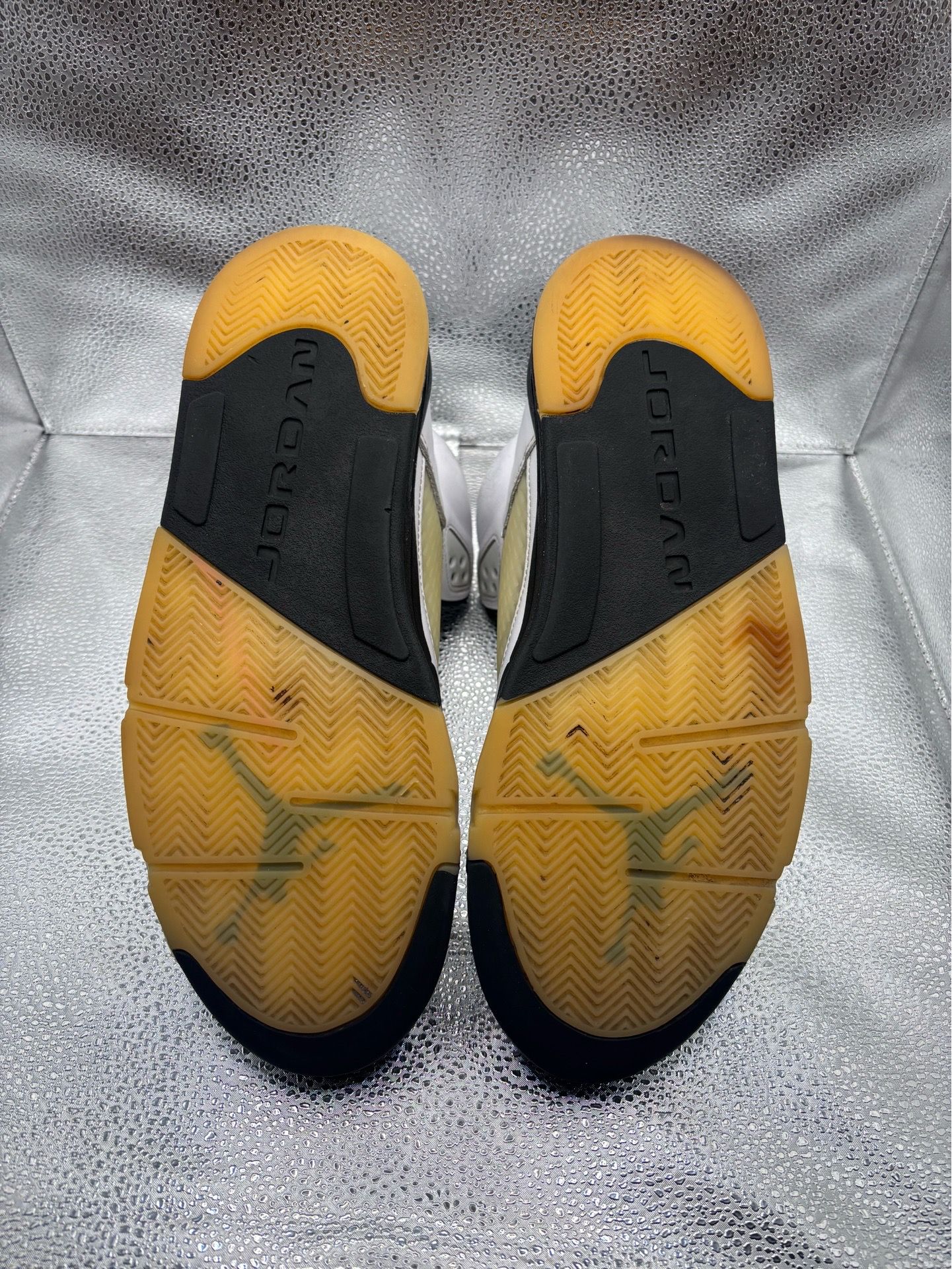Air Jordan 5 Reverse Metallic - photo 3