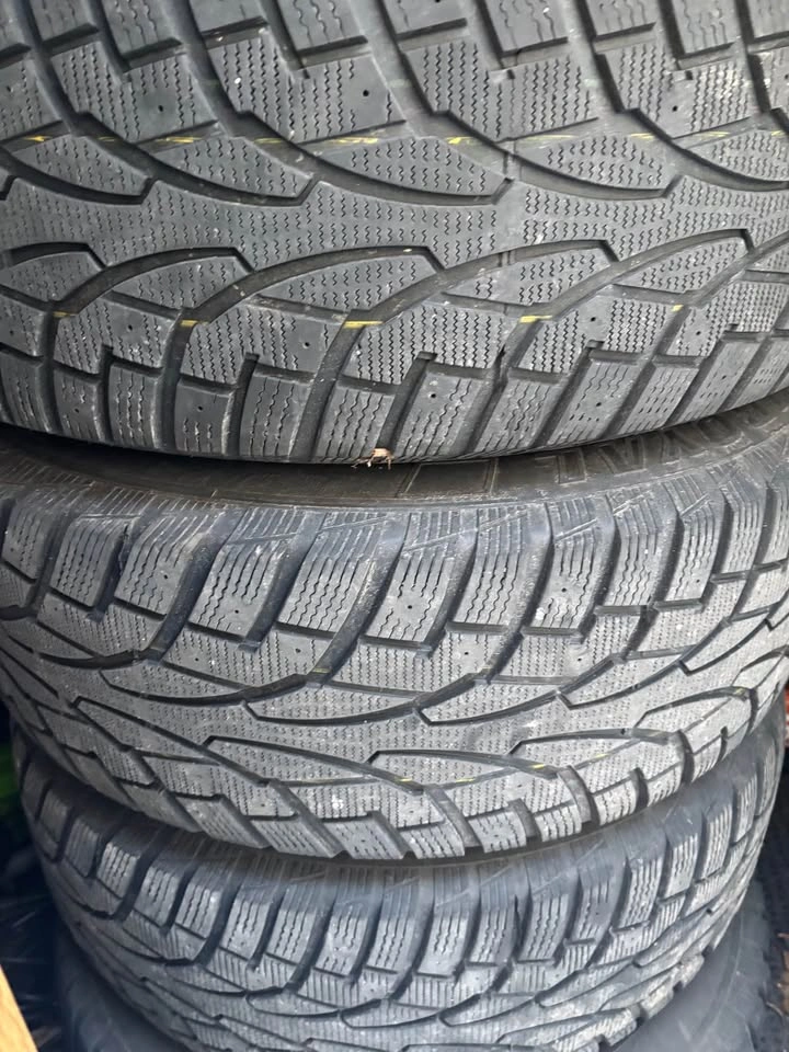❄️ Truck Winter Tires & Rims – Uniroyal Tiger Paw Ice - photo 2