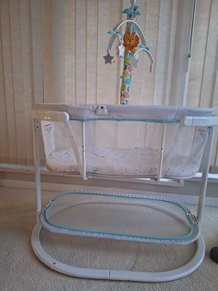 Fisher-Price Bassinet - photo 2