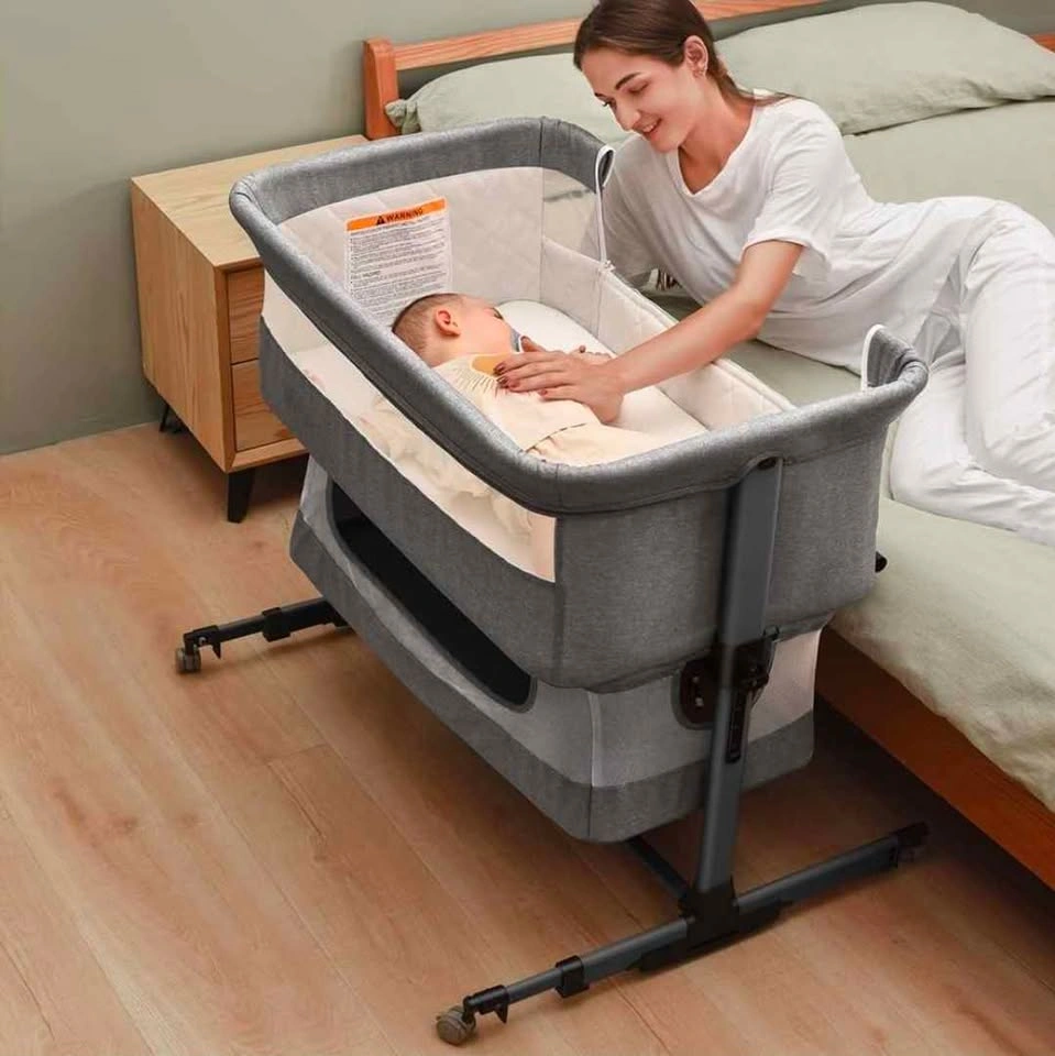 Baby bassinet, bedside crib + bed sheets - photo 5