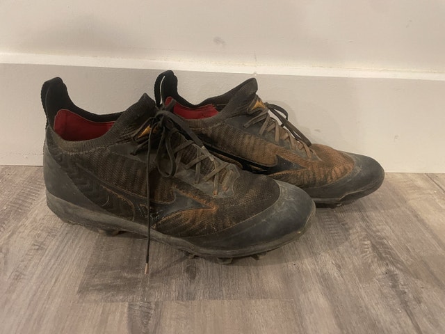 Boys Baseball Cleats (Sz 7.5)