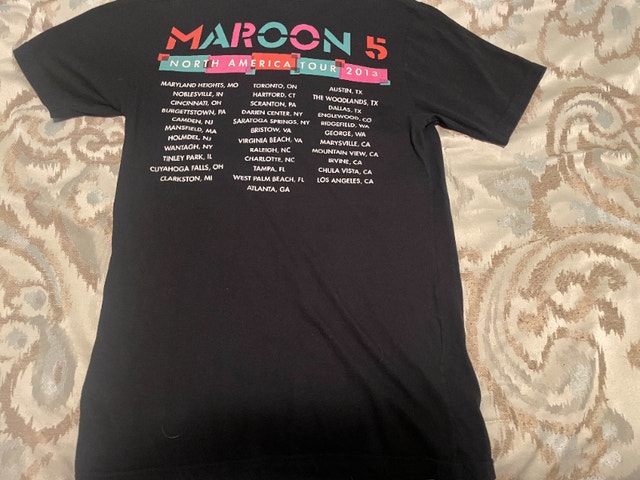 Maroon 5 Concert 2013 Tour Tshirt (Small) - photo 4