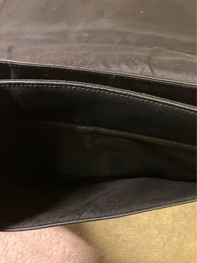 Calvin Klein Leather Messenger Bag - Day/Laptop Bag - photo 5