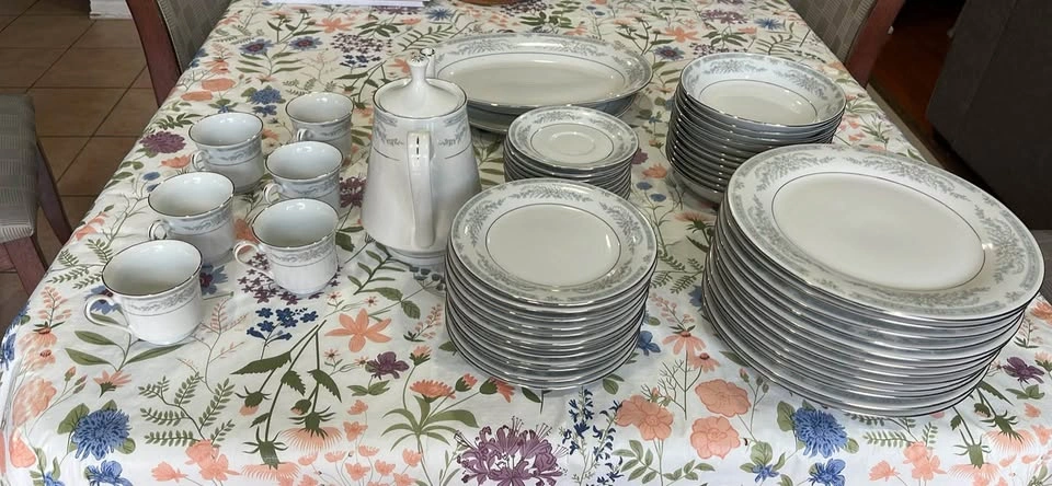 Large Porcelain Dinnerware Set Floral Silver Trim - photo 2