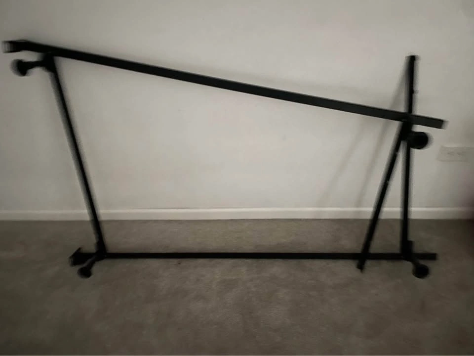 Twin size bed frame - photo 2