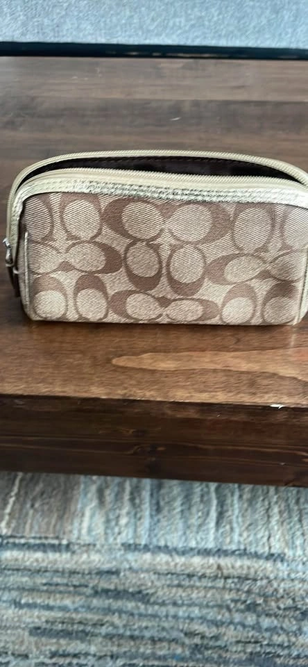 Coach Cosmetic Case - photo 2