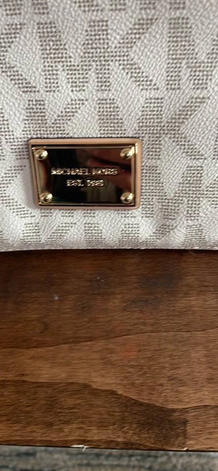 Michael Kors Jet Set Travel Messenger Bag - photo 2