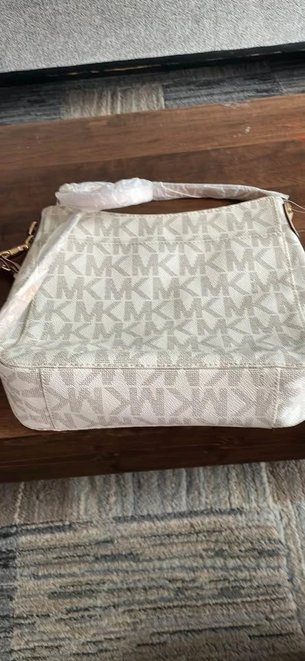 Michael Kors Jet Set Travel Messenger Bag - photo 5