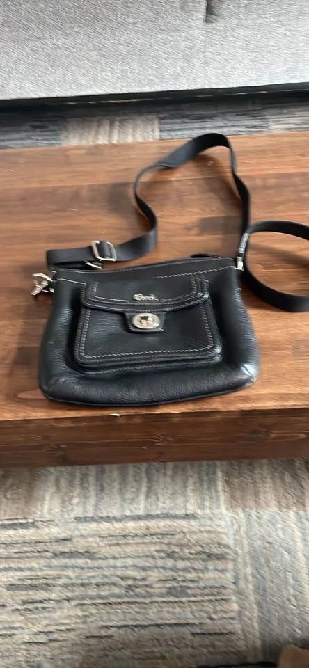 Black leather cross body bag - photo 2