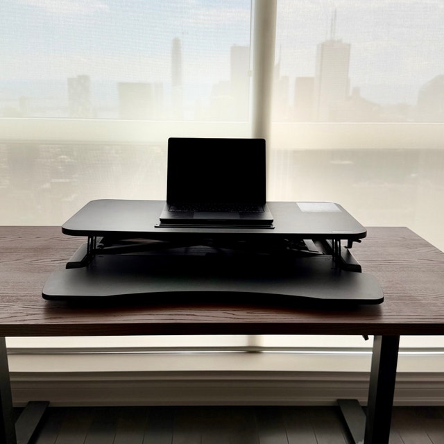 31.5” Height Adjustable Standing Desk Riser Converter