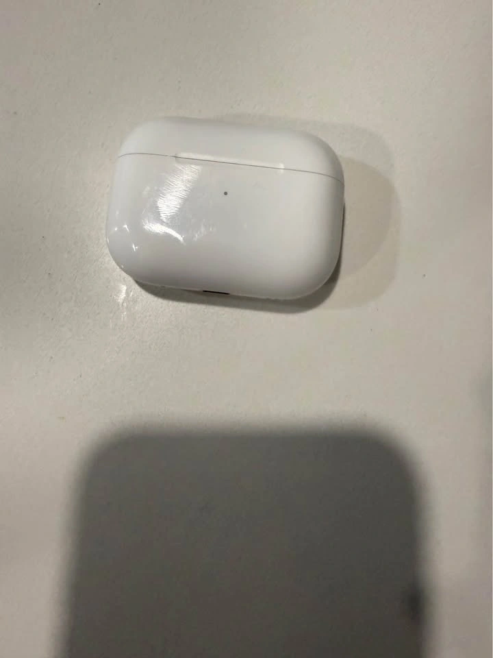 AirPods Pro (2nd Gen) Charging Case – Lightning + Silicone Case - photo 3