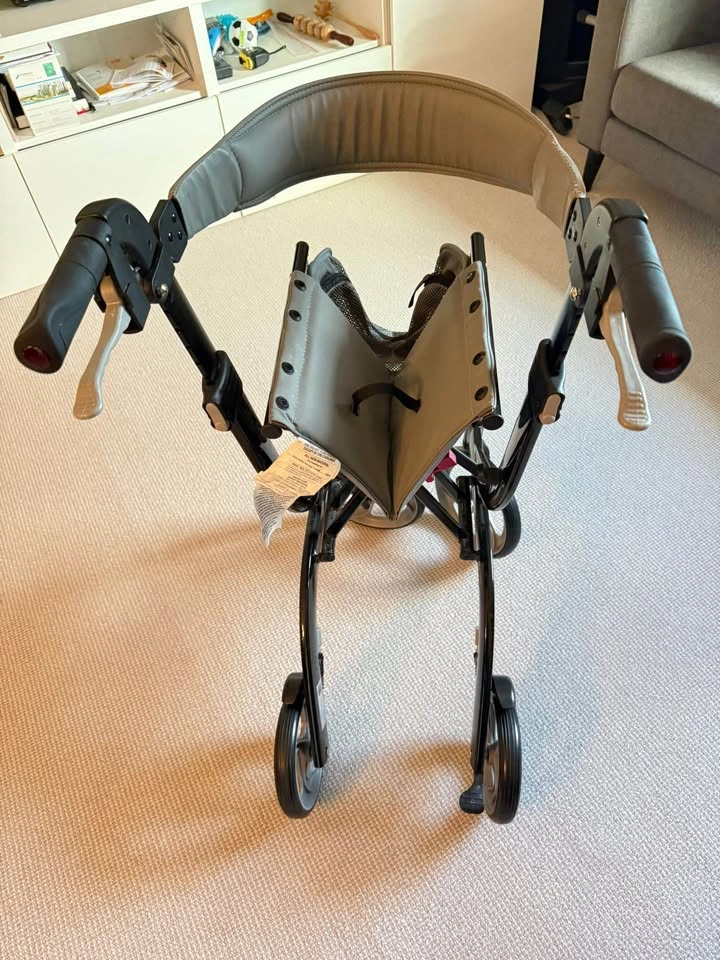 Chair - photo 2