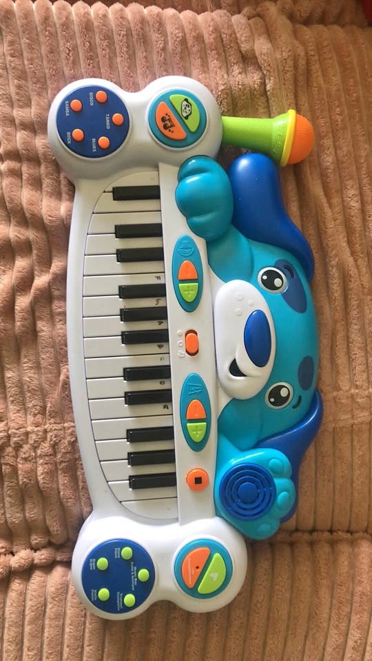 Blue's Clues Kids Toy Piano Keyboard with Mic
