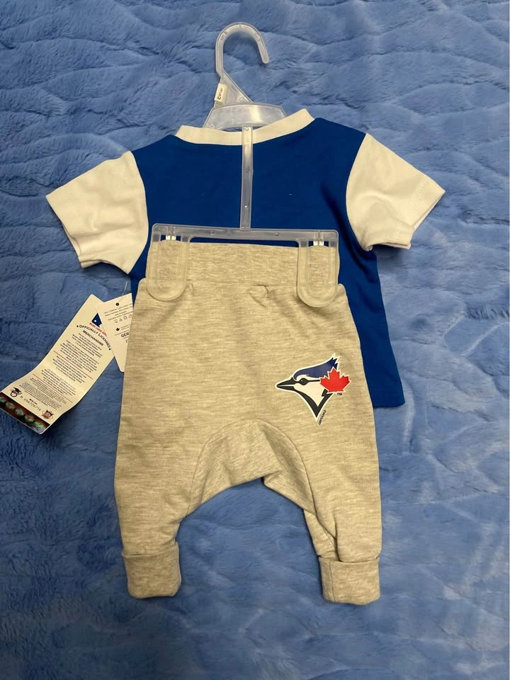 Toronto Blue Jays 2 Piece Set Baby Size 3-6 months - photo 2