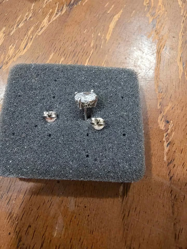 Sterling Silver Oval Cut Stud Earrings - photo 3