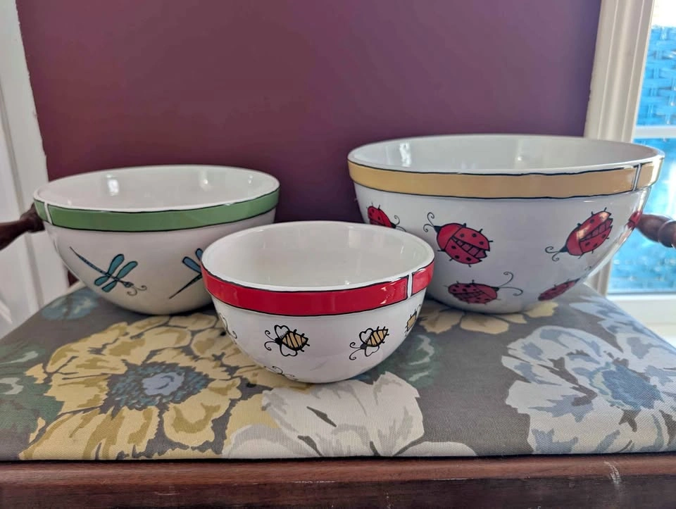 Bugz Nesting Bowls Set - Ladybug,Dragonfly, Bee