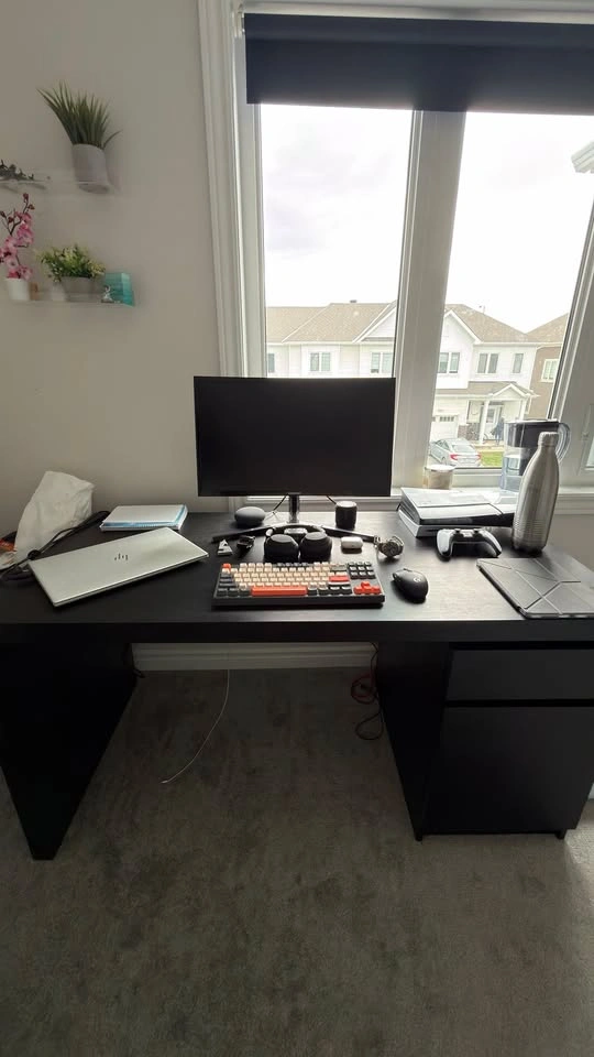 IKEA MALM Desk - photo 4