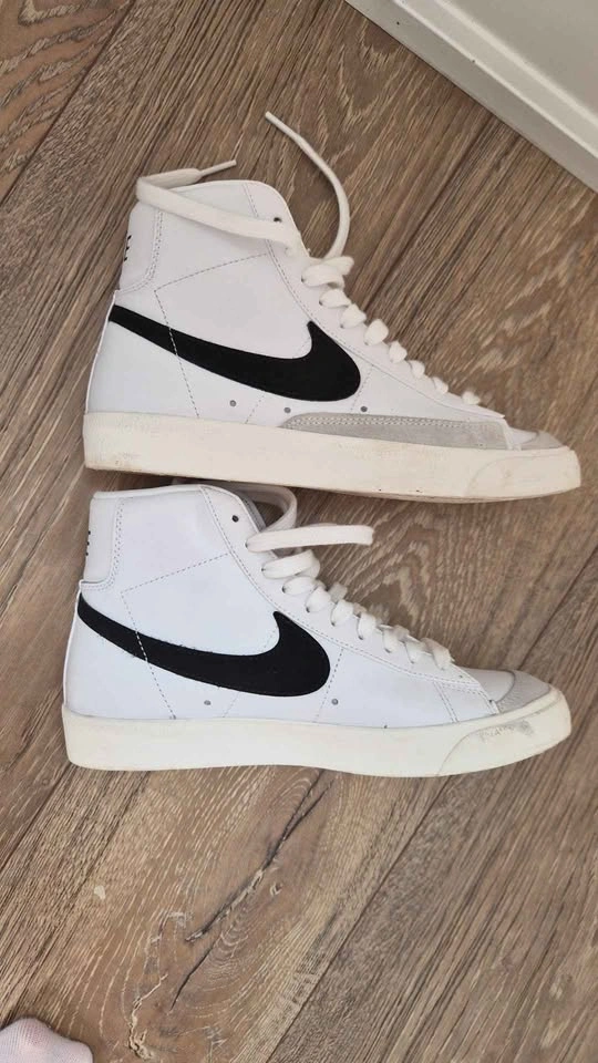 Nike women's shoes size 6.5 - photo 4
