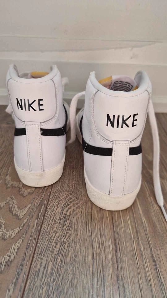 Nike women's shoes size 6.5 - photo 5