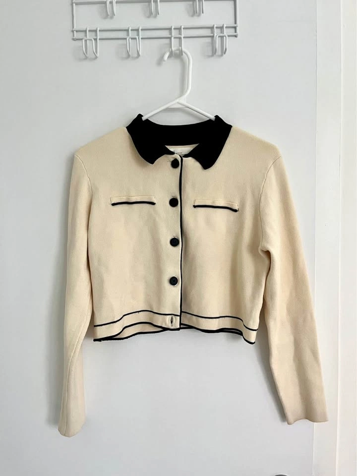 Oak and Fort Cream & Black Cropped Button Up Cardigan