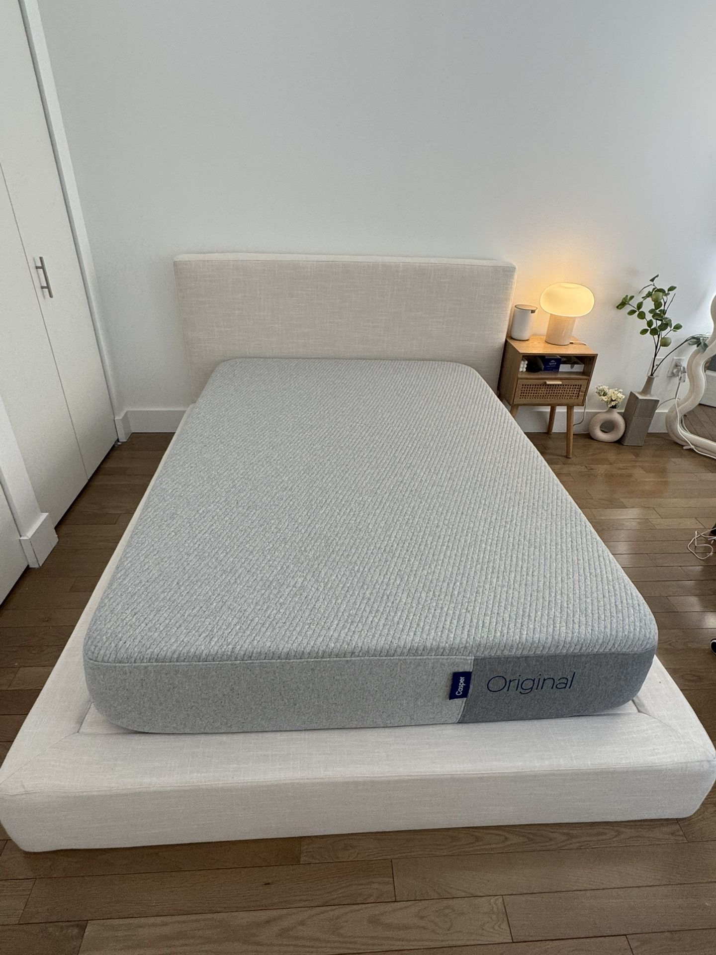 Full Size Bed Set: SoftFrame Designs Frame + Casper Mattress - photo 3