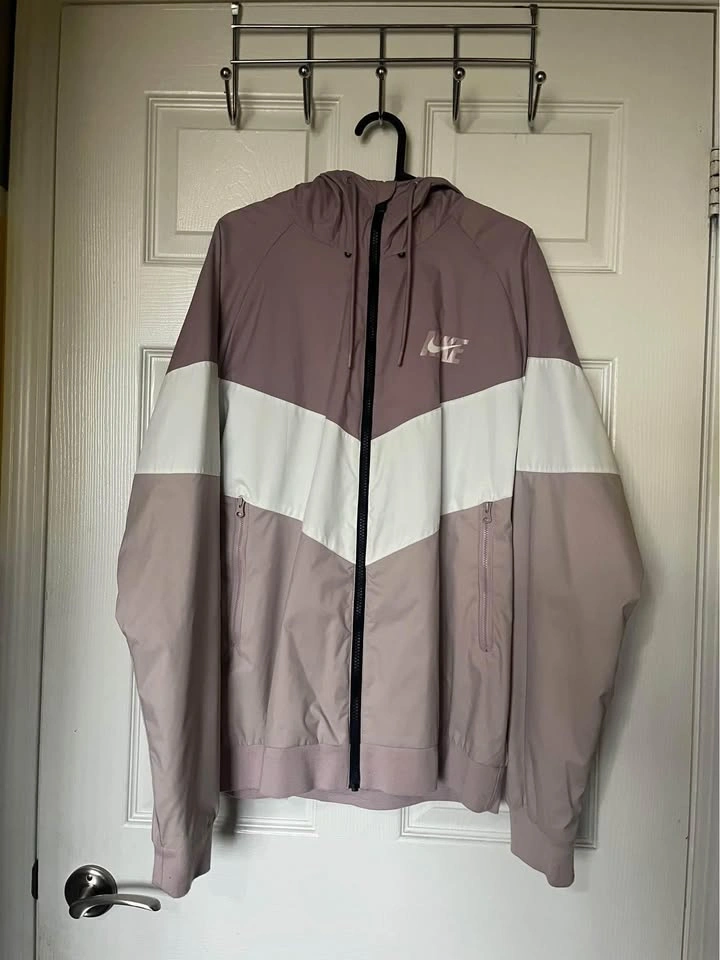 NIKE WINDBREAKER PERFECT CONDITION (L) - photo 2