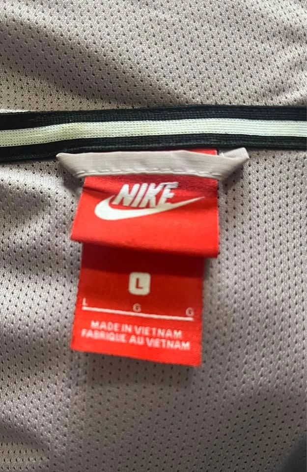 NIKE WINDBREAKER PERFECT CONDITION (L) - photo 4