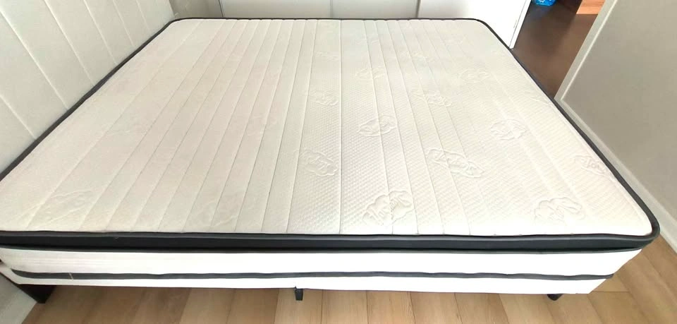 Queen Size Mattress (10 inch) - photo 3