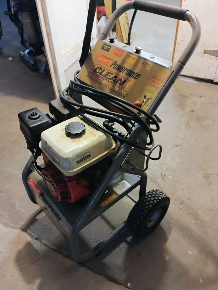 2 power washer machines as-is $80 each needs tune up... - photo 3