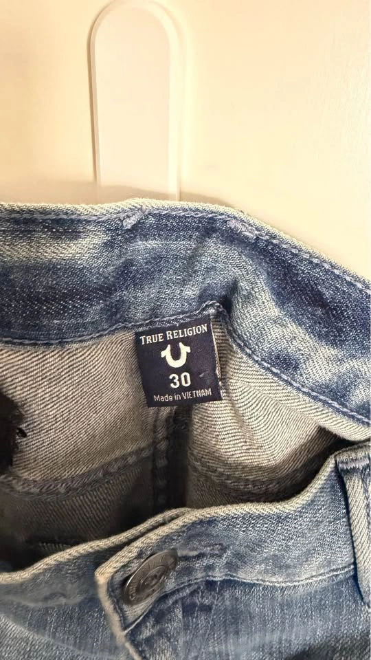 NWT True Religion "Cameron" Slim Boyfriend Shorts - photo 4
