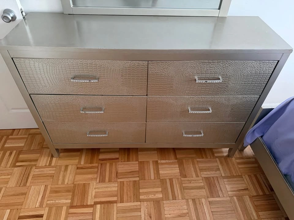 Modern Bedroom Set – Queen Bed, Dresser, Mirror & 1 Nightstand - photo 2