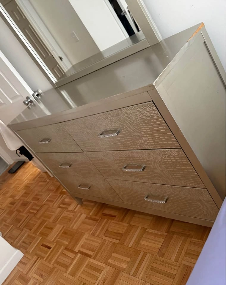 Modern Bedroom Set – Queen Bed, Dresser, Mirror & 1 Nightstand - photo 5