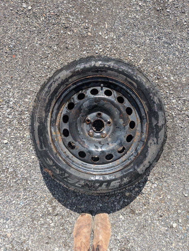 215/60R16 Summer tires on rims