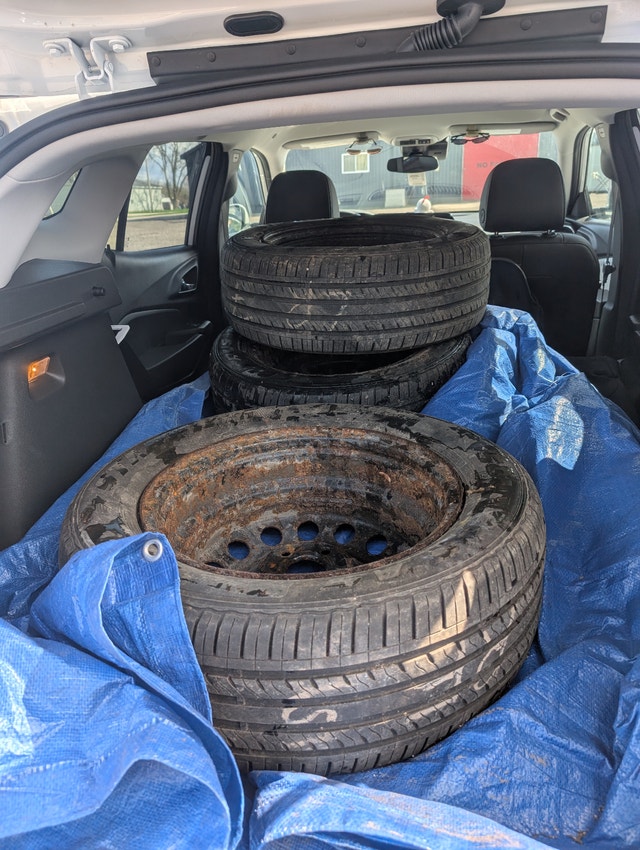 215/60R16 Summer tires on rims - photo 2