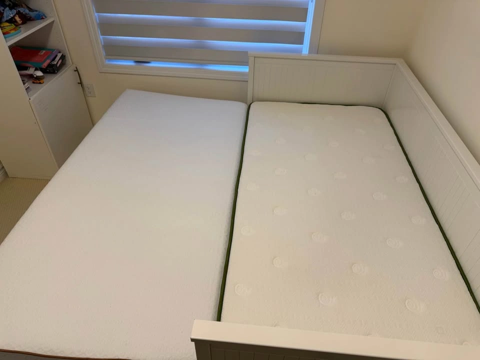 IKEA HEMNES Daybed + 2 Mattresses (Twin to Double) - photo 4