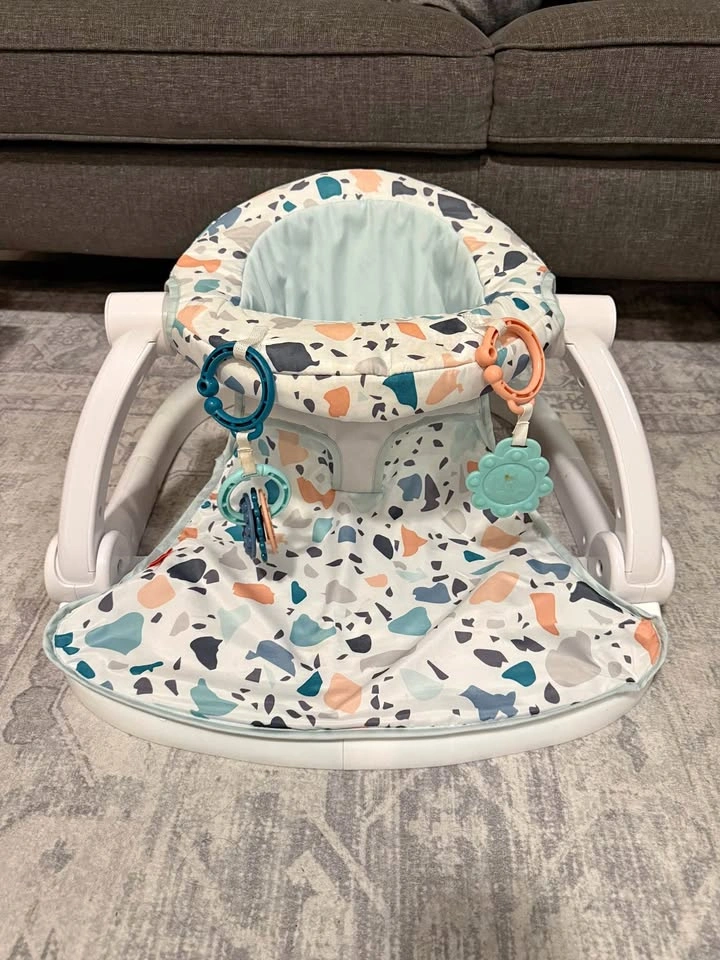Fisher-Price Sit-Me-Up Floor Seat, Gently Used, Near Lawrence/VP