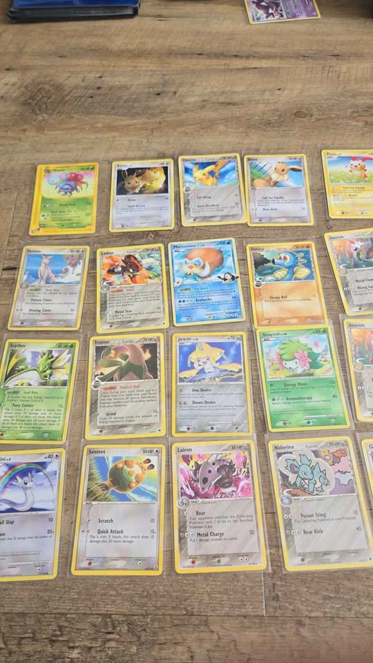 Pokemon Card Lot Pikachu Eevee - photo 2
