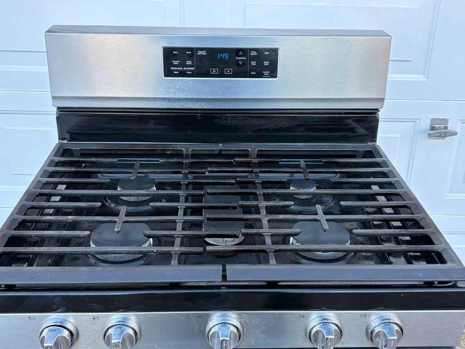 Whirlpool Gas Range – Stainless, Serviced, Quality Build - photo 4