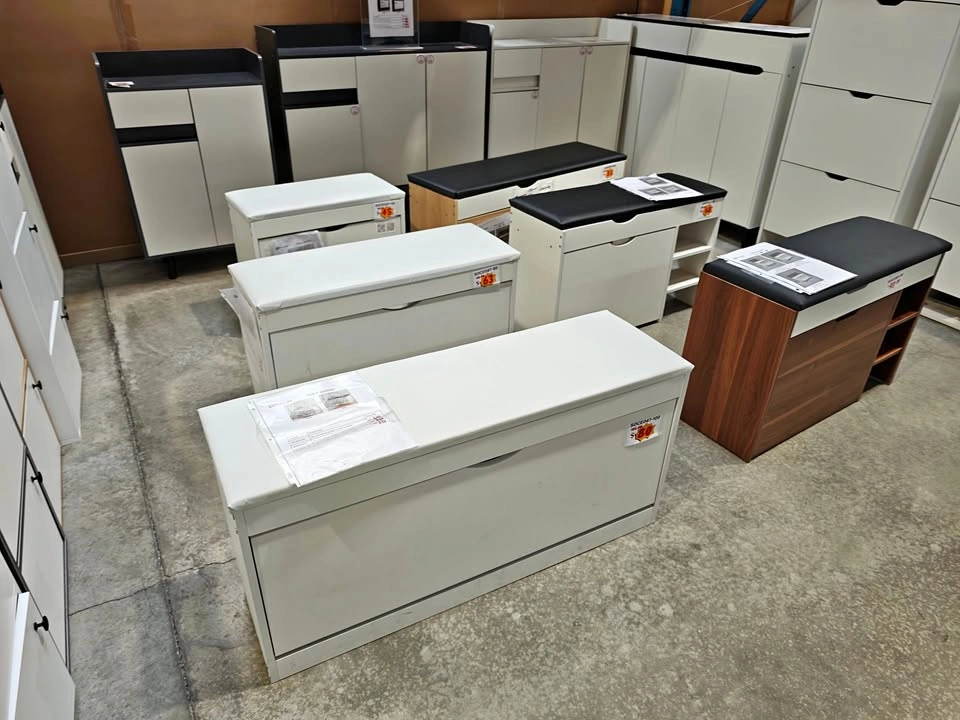 Posting #C2135 Shoe Bench Warehouse Sales