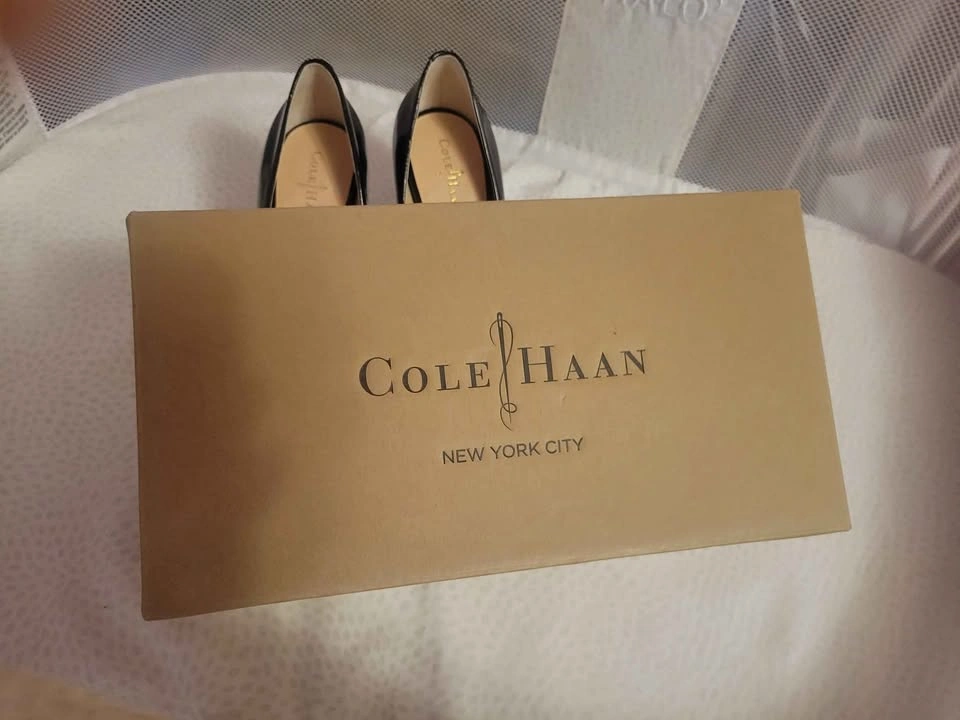 Cole Haan "New" Black Shoes - Size 5 - photo 5