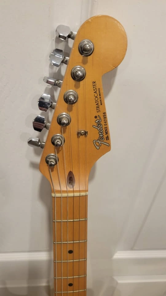 $800 Fender Stratocaster Electric Guitar - Made in Mexico - Two- - photo 4