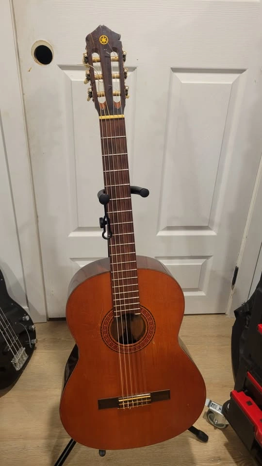 $400 Yamaha G-60A Classical Guitar (Made in Japan 1970s) - photo 2