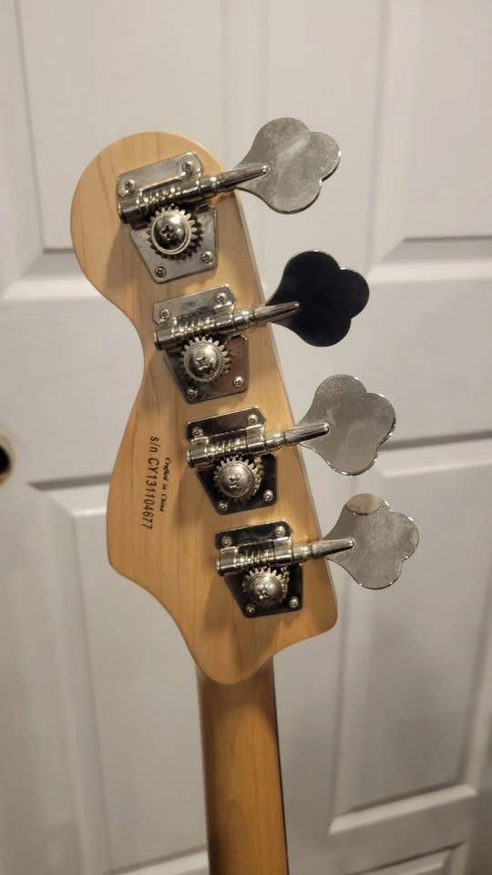 $320 Squier Jazz Electric Bass - Black - Gold Logo/Affinity Seri - photo 5