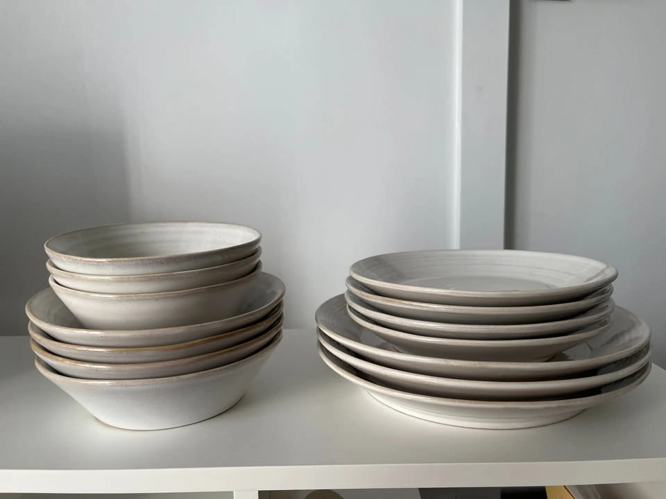 18-Piece Dining Set: stoneware Plates, Bowls, and Mugs & Flutes - photo 2
