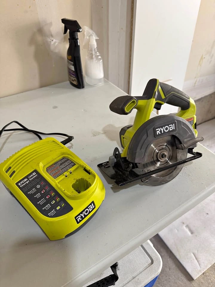 RYOBI 18V ONE+ Cordless Circular Saw Kit w/ 1.5 Ah Battery & Cha