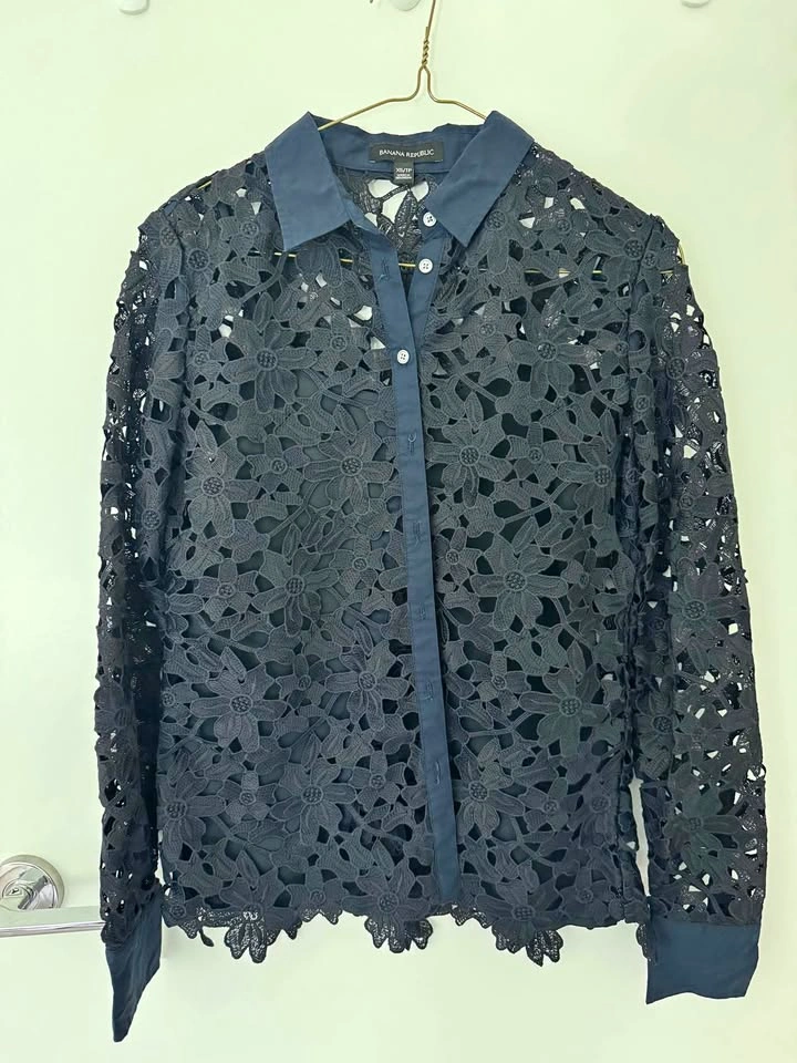 Banana Republic Floral Lace Button-Down Shirt Size XS