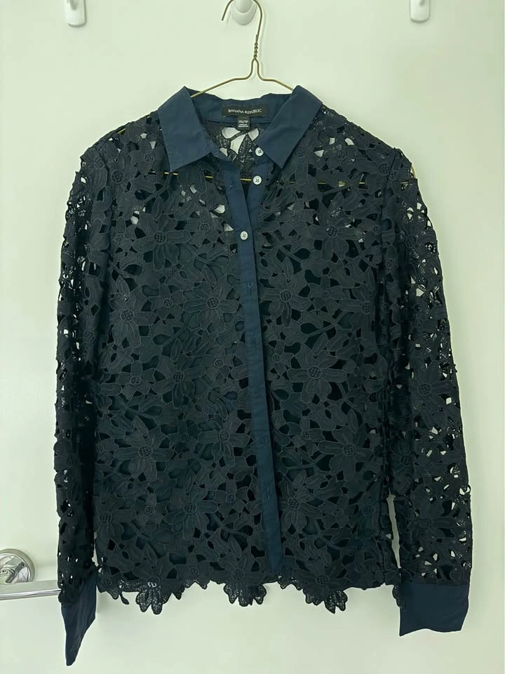 Banana Republic Floral Lace Button-Down Shirt Size XS - photo 2