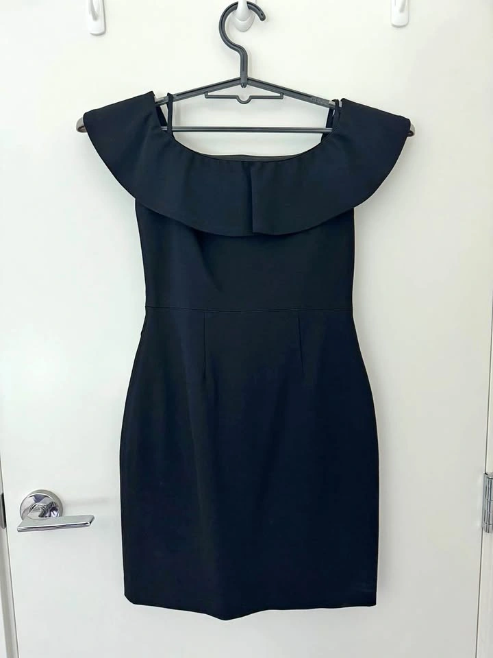 Aritzia Babaton Black Off-the-Shoulder Ruffle Dress Size 0